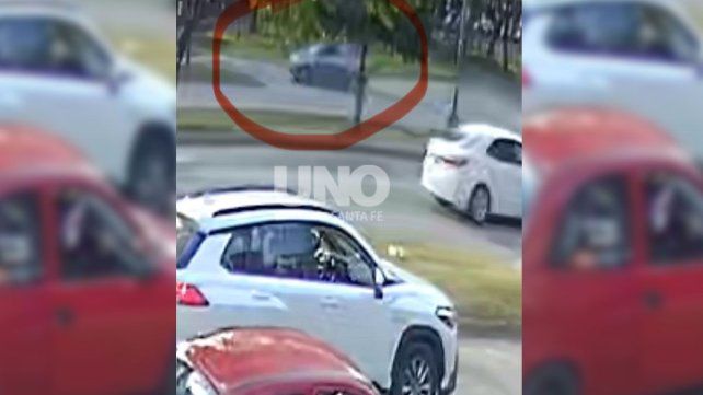 Choque y fuga en barrio Candioti Sur. Un niño de 11 años fue atropellado cuando circulaba en bicicleta con su padre por la ciclovía de calle Vélez Sársfield. Choque y fuga en barrio Candioti Sur. Un niño de 11 años fue atropellado cuando circulaba en bicicleta con su padre por la ciclovía de calle Vélez Sársfield.