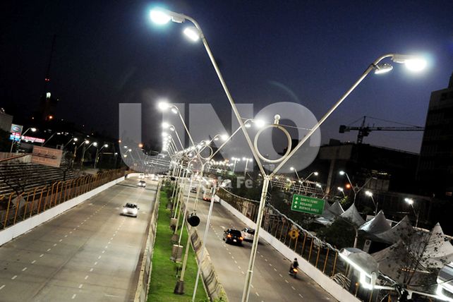 Analizan la factibilidad de instalar lámparas LED en Santa Fe