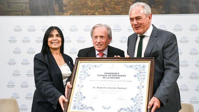 Diputados de la Nación entregó su máxima distinción al entrerriano Roberto Romani.