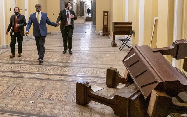 La toma del Capitolio de los EE. UU. en imágenes