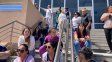 Trabajadores de Salud del hospital Bicentenario se manifiestan frente al nosocomio de Gualeguaychú en protesta por el recorte de guardias