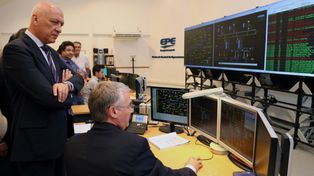 Por la suba de tarifas, el gobierno nacional decidió paralizar la inversión en las obras de la EPE