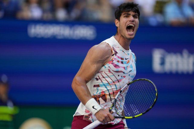 El español Alcaraz, defensor del título, se clasificó a octavos del US Open