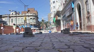 Comerciantes están molestos por las demoras en la nueva Peatonal