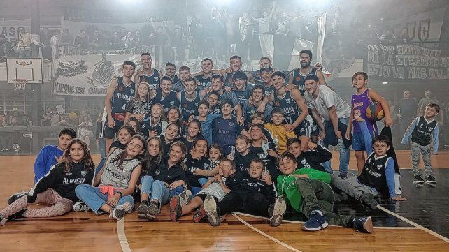 Almagro eliminó a Olimpia y el jueves chocará ante Racing (Gualeguaychú) por la Liga Federal.