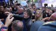 Milei encabeza el acto de cierre de campaña de LLA en Rosario: llegó rodeado de seguidores