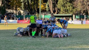 A empujar. Atlético del Rosario e Hindú regalaron un partidazo de marcador incierto hasta el final.&nbsp;
