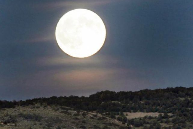 Una Súper Luna se podrá ver en el cielo argentino