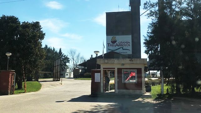 El frigorífico de Granja Tres Arroyos despidió a 50 trabajadores de Concepción del Uruguay. Piden a la ciudadanía apoyar a los trabajadores&nbsp;