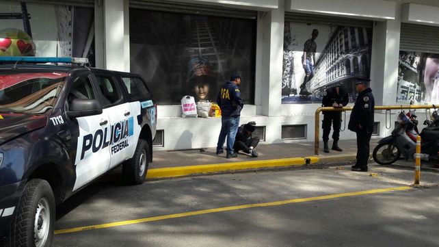 Un hombre violento agredió con un hierro y un palo a peatones en calle San Martín