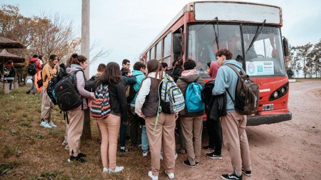 El Instituto Becario Provincial comenzó el proceso licitatorio de la totalidad de tramos del transporte escolar rural