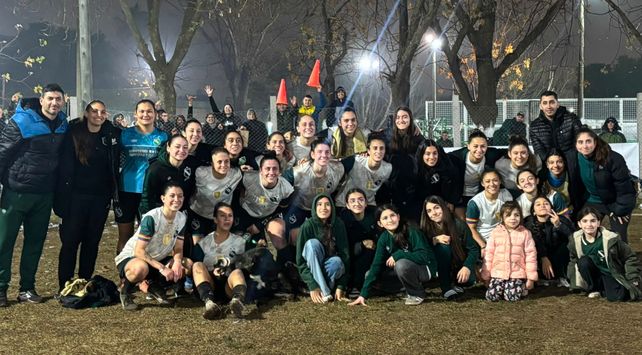 Social Lux. El equipo de barrio Ludueña se quedó con el partido de ida por 2 a 0 ante Adiur.