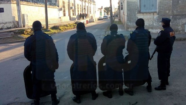 Tres internos fallecidos y dos heridos de gravedad en un incendio en el Penal de Victoria