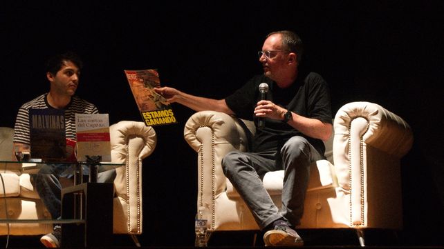 La voz de León Gieco y dos libros que reflejan parte de la historia en el año del 40º aniversario de democracia ininterrumpida