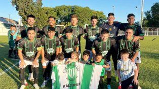 Sanjustino aseguró la primera posición de su zona al golear a Alumni de Paiva en el Coloso.