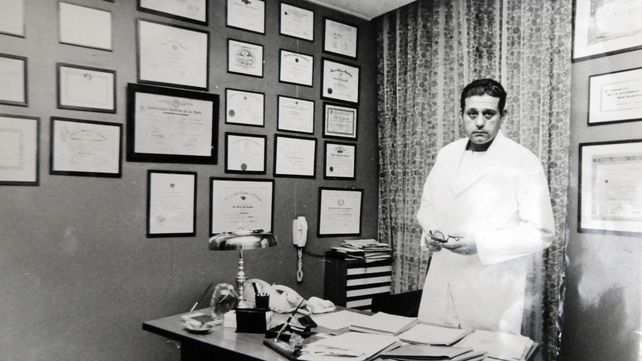 Un repaso por la vida de René Favaloro a 55 años de su primer bypass coronario