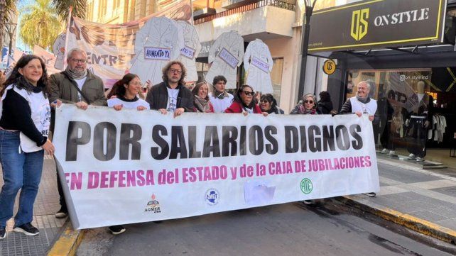 Multisectorial marchó en defensa de la Caja de Jubilaciones