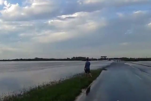 Inundaciones: reabrirían la autopista Santa Fe-Rosario