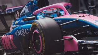 Franco Colapinto y un primer plano del Alpine en Suzuka, en el GP de Japón.