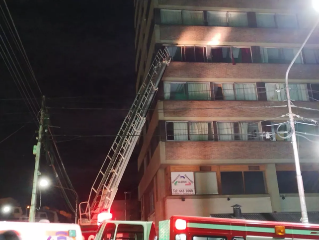 El incendio se inició a las 4.25 de la mañana y se tardó más de tres horas en controlarlo.&nbsp;