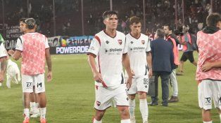 Si bien no fue oficializado, Ortega habría sufrido una lesión muscular que complicó todo en Newells.