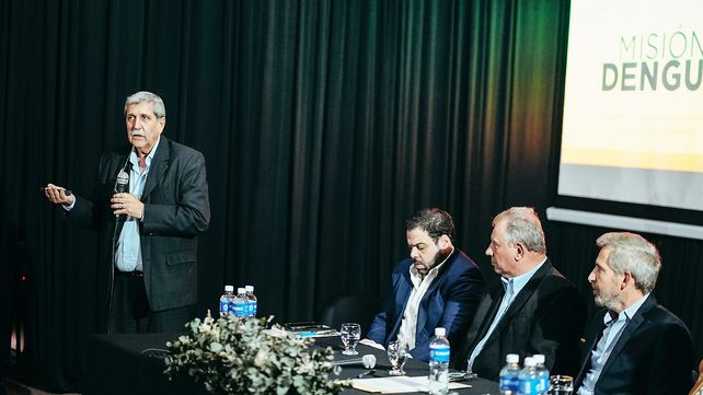 La limpieza de casas y ciudades es el eje de la prevención del dengue. Guillermo Grieve explicó las fases y acciones del gobierno&nbsp; 