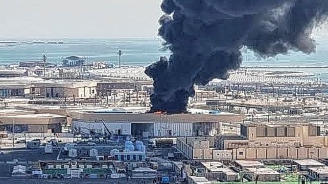 Las autoridades de Defensa Civil controlaron un incendio en las inmediaciones del estadio donde jugarán Argentina y México. Las autoridades de Defensa Civil controlaron un incendio en las inmediaciones del estadio donde jugarán Argentina y México.