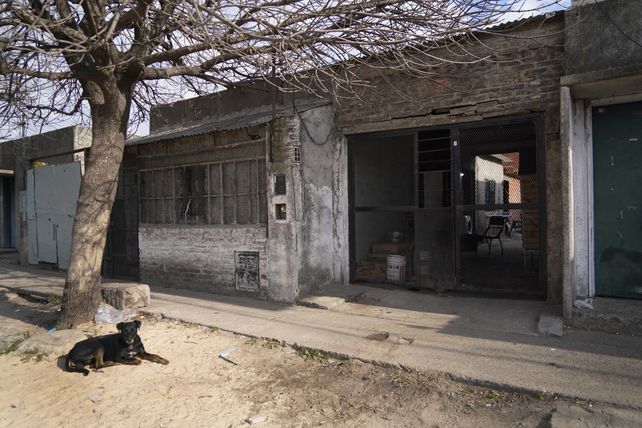Cantero cayó sin vida en la puerta de su casa.