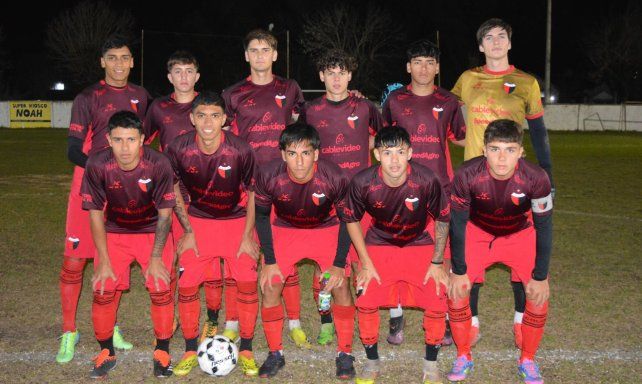 Colón de Santa Fe goleó a Juventud Unida en Candioti. Colón de Santa Fe goleó a Juventud Unida en Candioti.
