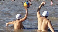 el waterpolo se lanza al rio: arrancan jugadores de la categoria sub 16 el waterpolo se lanza al rio: arrancan jugadores de la categoria sub 16