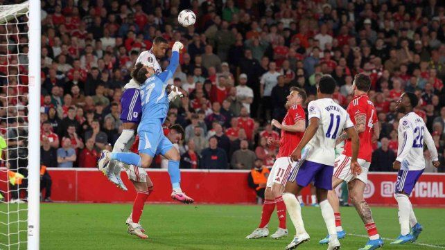 Aston Villa perdió ante Nottingham Forest en la ida de la semifinal de la Europa League