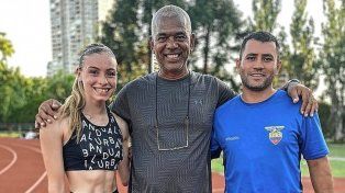 Victoria Zanolli, junto a los entrenadores Neiton Moura (en el medio) y Alan Espinosa.&nbsp;