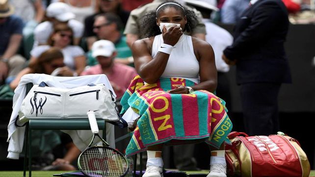Los tenistas no paran de robar toallas en Wimbledon