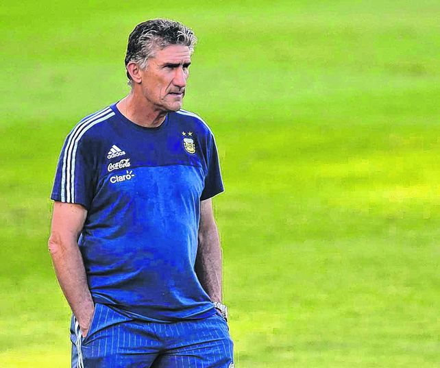Despedido. Edgardo Bauza se quedó sin apoyo y aunque resistió su salida
