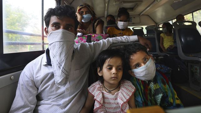 Veinte imágenes del lunes en un mundo en crisis por el coronavirus