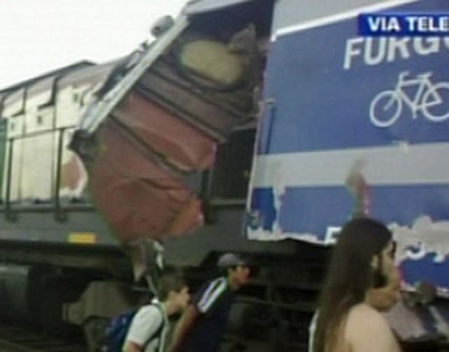 Hay 27 internados, dos de ellos en grave estado, tras choque de trenes en San Miguel