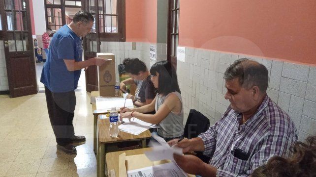 Balotaje: hasta las 14 votó el 45% del padrón nacional