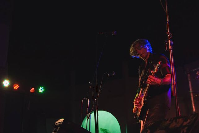 Calle Ramiro Maradey, un homenaje a un emblema del rock local