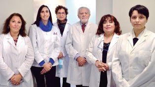 &nbsp;José Mordoh, de la fundación Sales con parte del equipo que creó la vacuna contra el melanoma, cáncer de piel&nbsp;