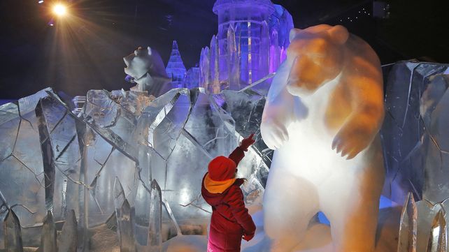 El reino mágico de hielo expone sus esculturas en Londres