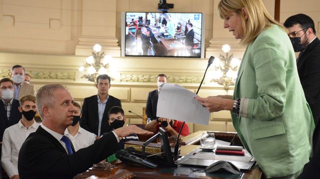 Miguel Rabbia juró como nuevo senador provincial por Rosario