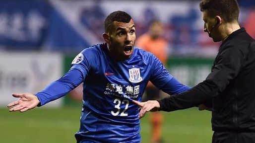 Los hinchas del Shanghai Shenhua piden que Tevez no vuelva más