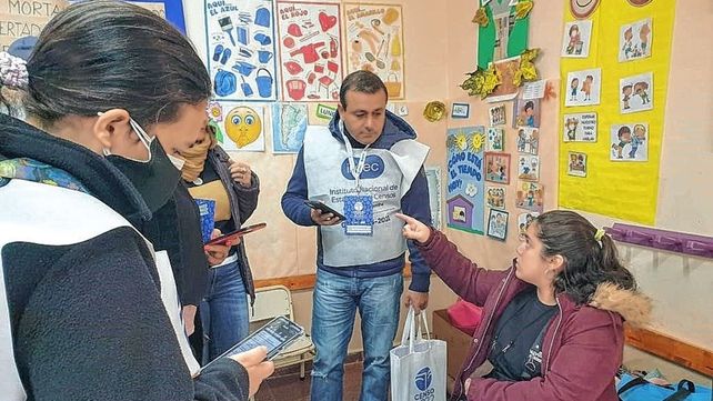 El gobernador de Misiones salió a censar en su provincia