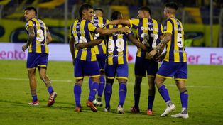 La mancomunión de los jugadores de Central, ante el Decano. Holan recuperó el equipo y hoy está mejor que Newells de cara al clásico