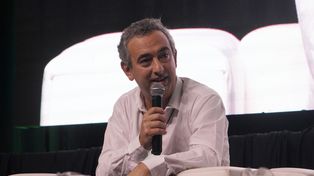 Más de 2.800 personas asistieron al Foro para la Reconstrucción, que encabezó Javkin.