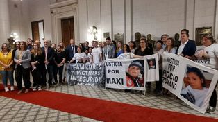 Familiares de víctima de la inseguridad acompañaron el debate en la Cámara de Diputados.