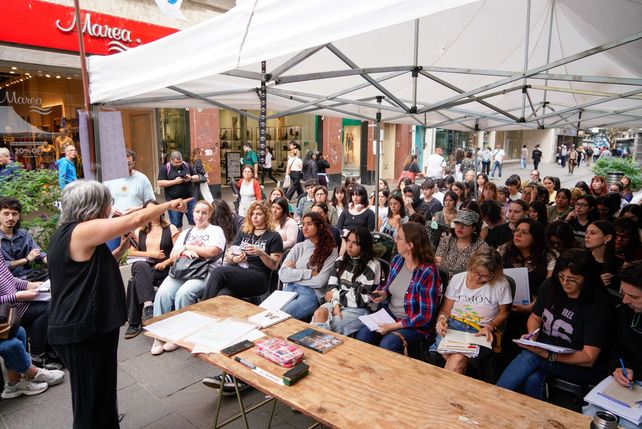Conflicto universitario: los docentes de las facultades públicas sacan sus aulas a la calle