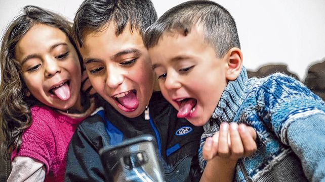 Para la profesora Laura Suárez es relevante que las chicas y los chicos interactúen con las tecnologías