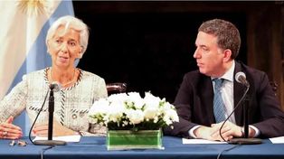 El Plan Colchón de Dujovne para espantar el fantasma del default