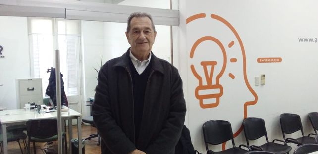 Kosacoff estuvo en Rosario en el marco de un ciclo de conferencias organizado por el IDR.